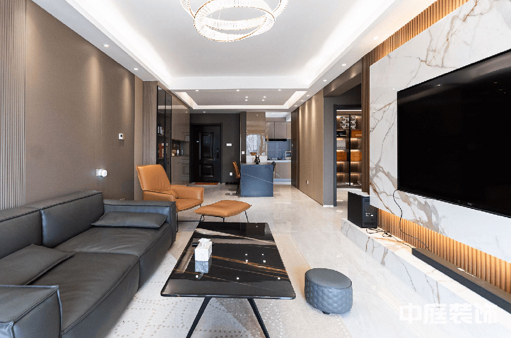 黃有斌：翡翠時光&mdash;&mdash;精工、材質(zhì)打造現(xiàn)代新輕奢生活