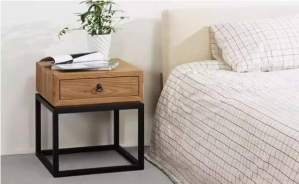 房子裝修完，買了床，床頭柜該如何選擇？