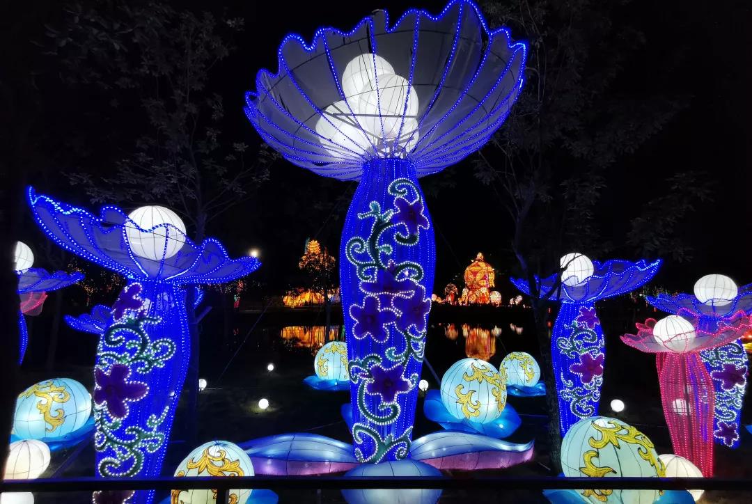 月色燈山滿江河| 裝飾公司和燈展的關(guān)系是？